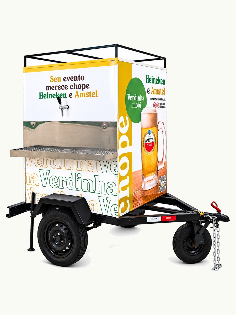 Reboque Verdinha.mobi de chope, adesivado, com torneira e bancada de apoio